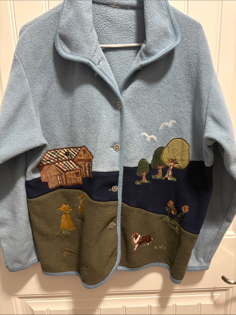Country Cottage Appliqué Fleece Jacket Farm Dog Trees 90s Style 24” P2P
